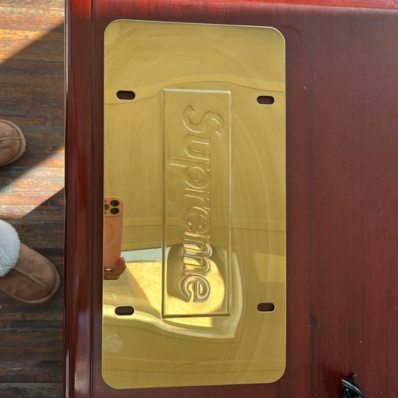 Supreme gold license plate - Picture 3 of 3